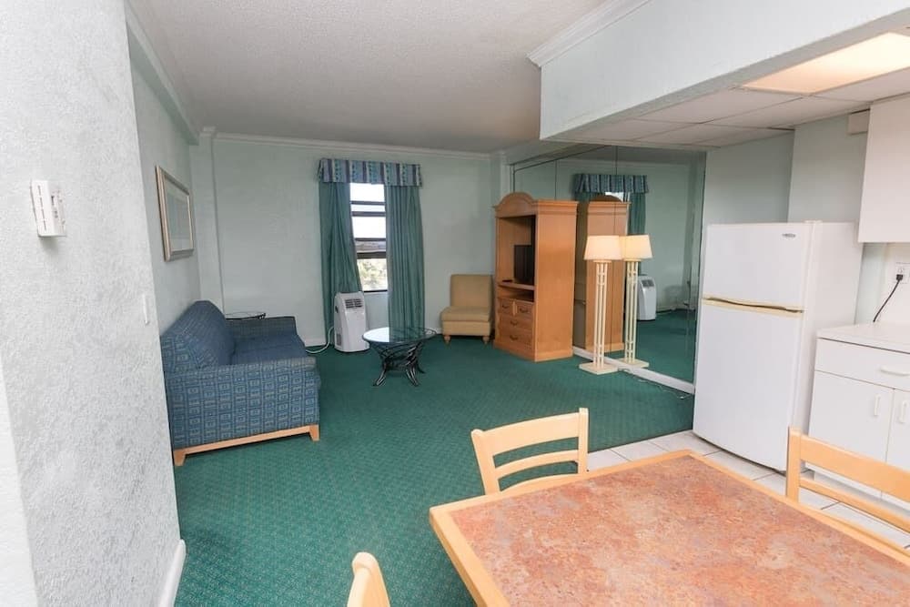 652 City View Studio Hollywood Beach