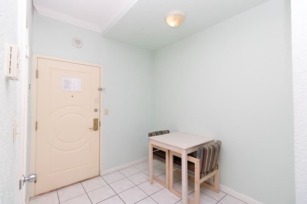 656 Studio Apartment Hollywood Beach