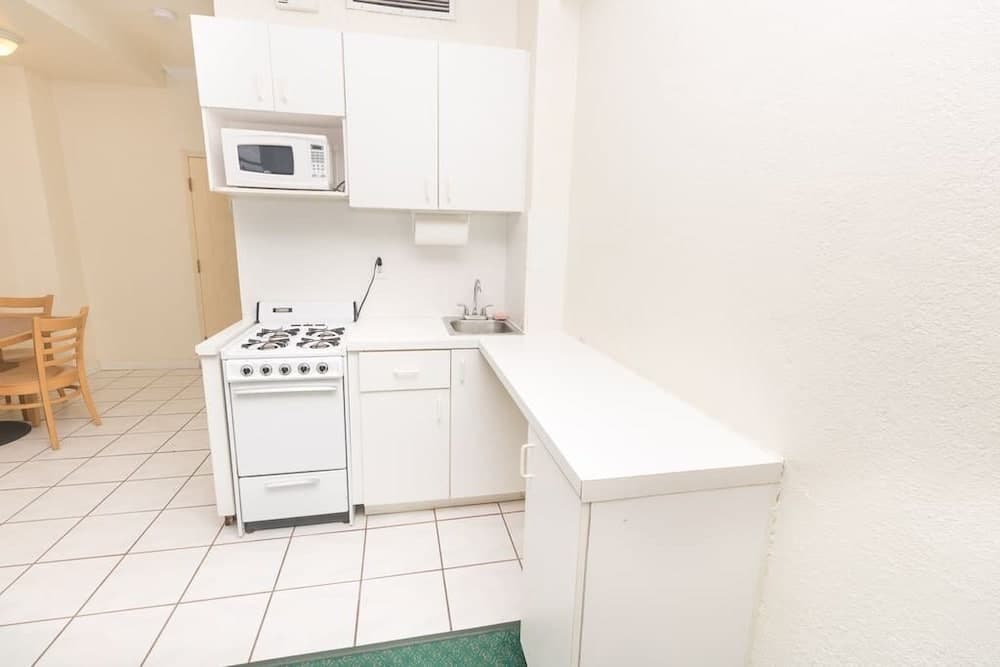 633 Ocean View Hollywood Beach