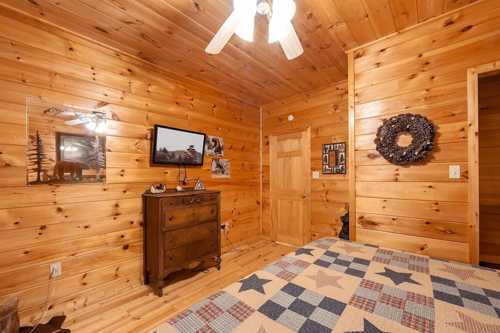 Bama Bear's Den 4 Bedroom Cabin by Redawning