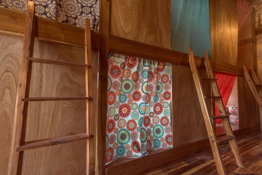 Beso Hilltop Retreat - Hostel