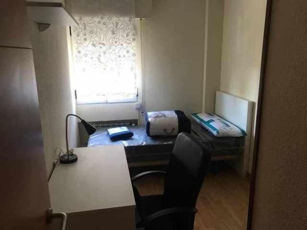 12 Octubre Residence