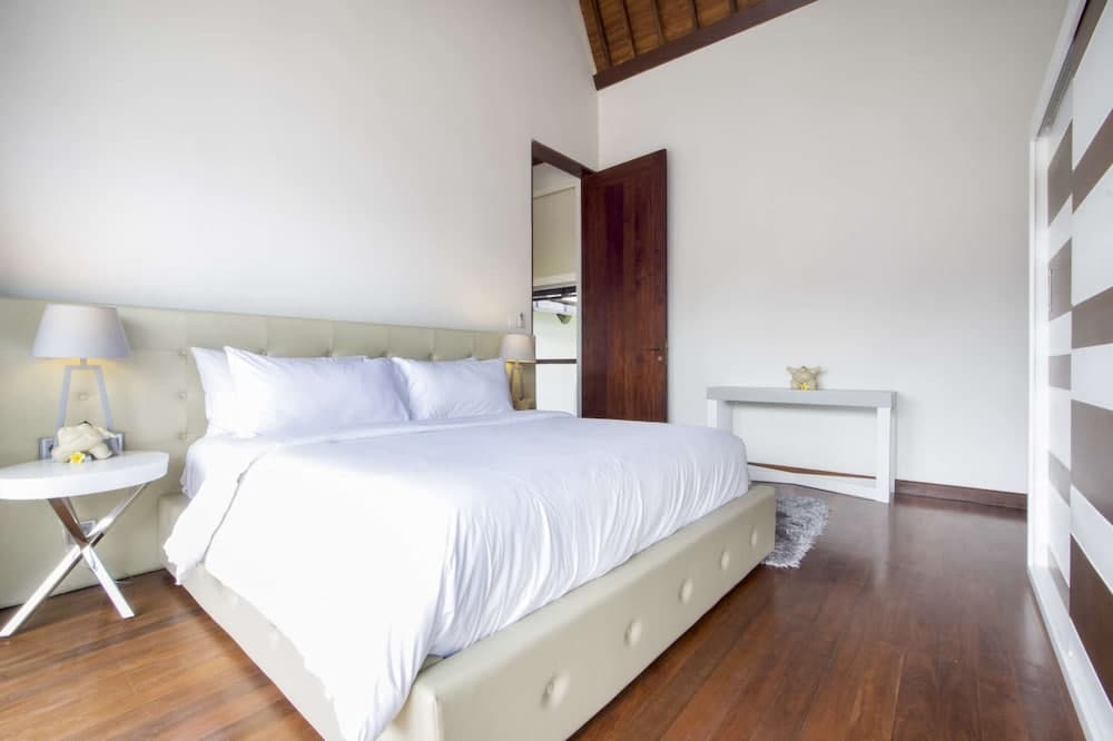 Luxury Villa in Bali near Beach, Bali Villa 2003