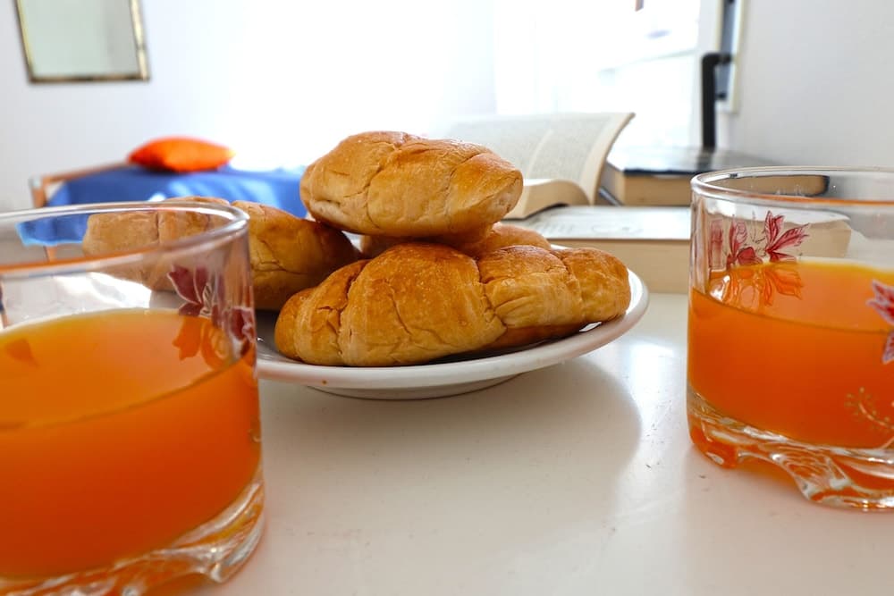 Central Apartment With Wi-fi, Air Conditioning And Courtyard Pets Allowed