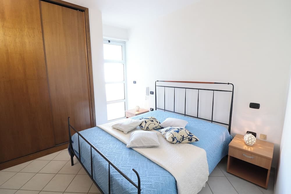 Casa Vanessa Modern One-bedroom Apartment With sea View in Central Otranto