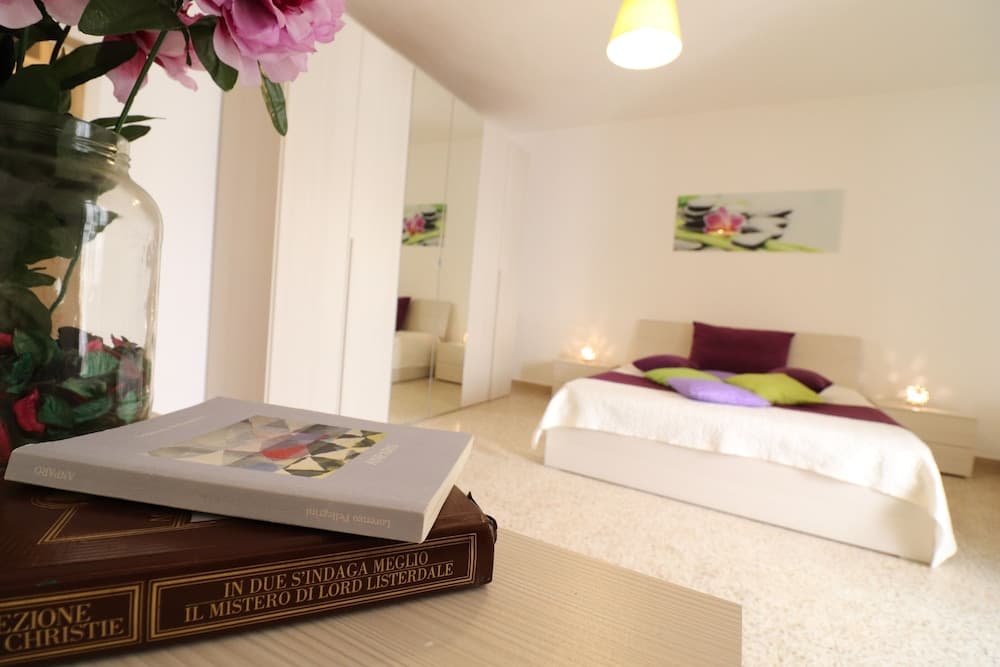 In The Heart Of The Old Town - Apartment Porta Alfonsina