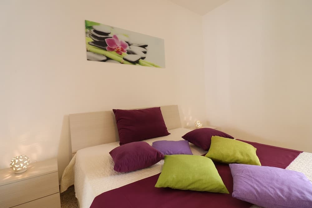 In The Heart Of The Old Town - Apartment Porta Alfonsina