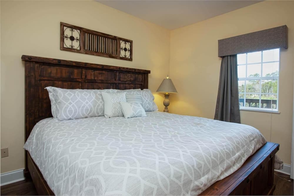 1203 Golf View Towers Bears Den