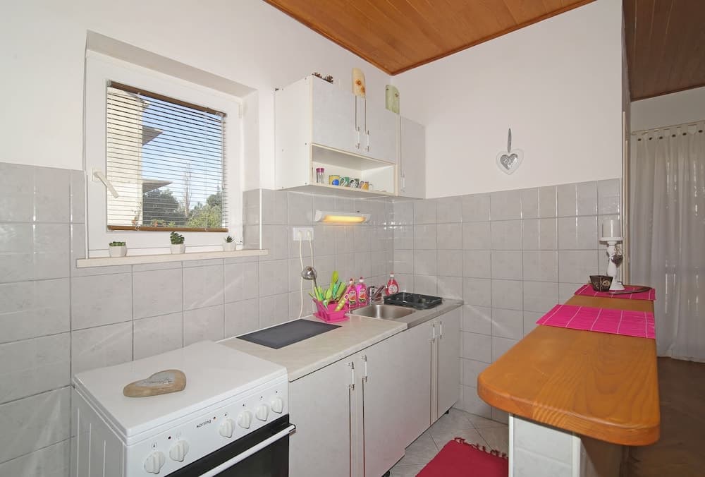 Apartment Sweet Romantic