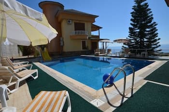 Luxury 5 Bedroom Villa With Communal Pool, Alanya Villa 1038