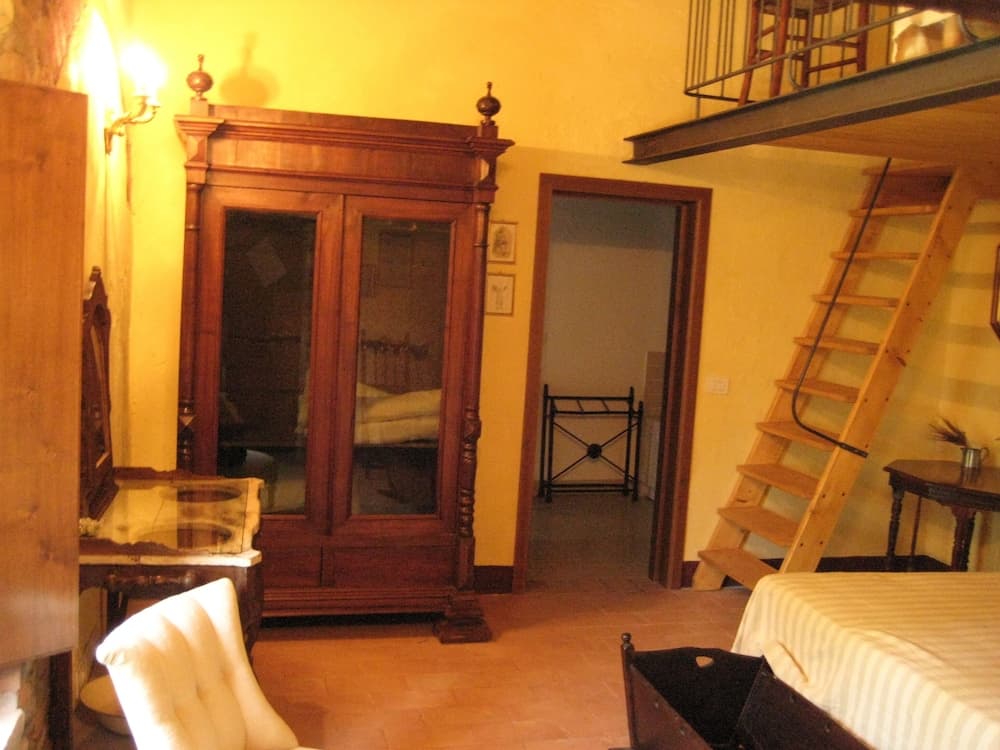 la Casa - Agriturismo With Pool Between Siena and Grosseto