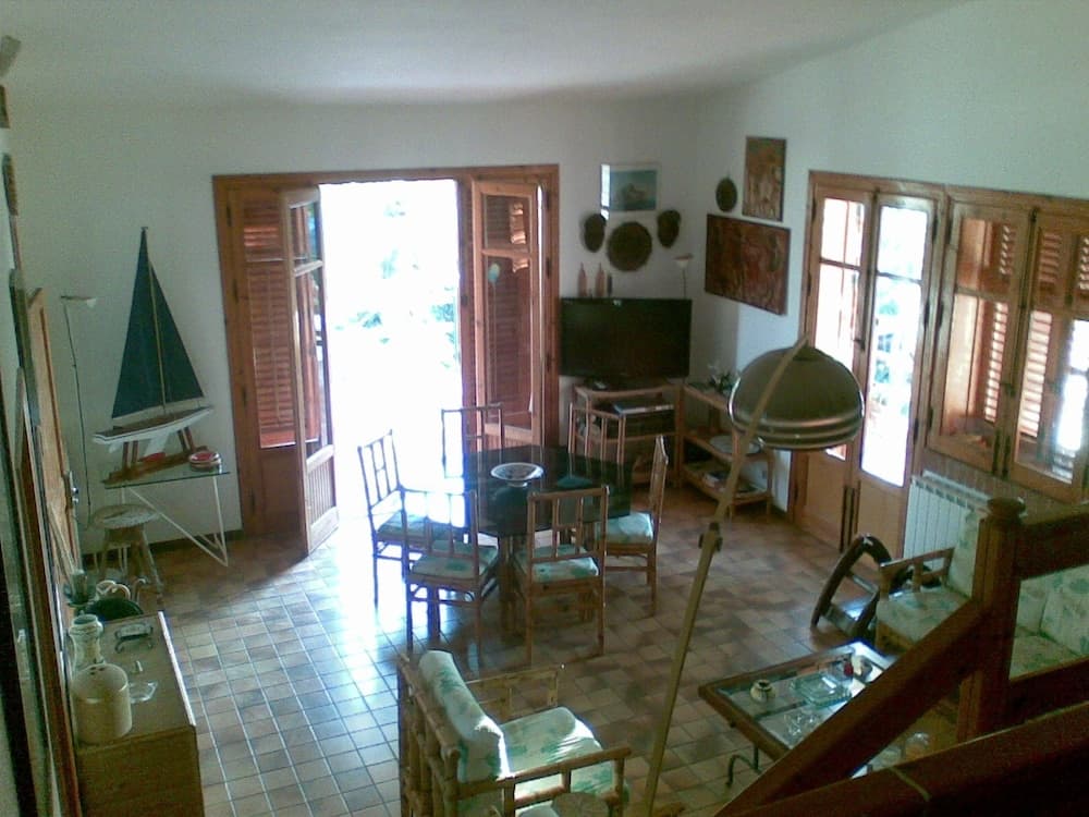 Villa Denise 100 Meters From the sea