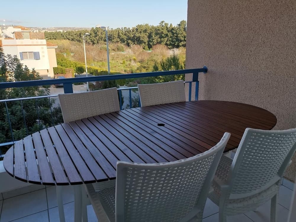 Iris Village apt 202