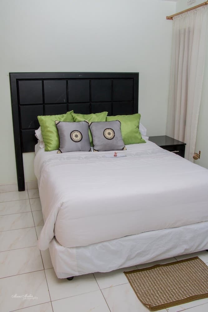 The Whitehouse Lodge