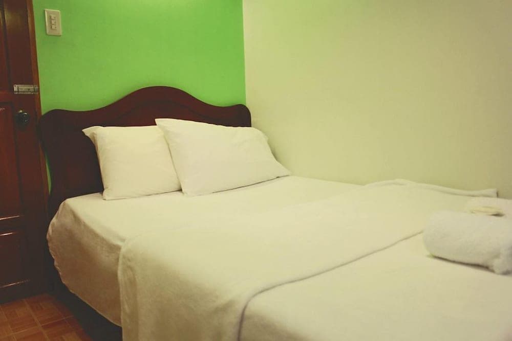 Southpoolside Tourist Inn