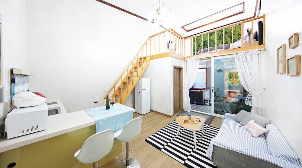 Kkoristar Pool and Spa Pension