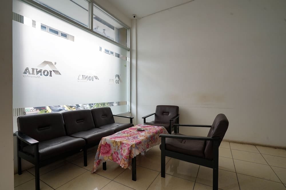 OYO 2869 Ionia Homestay