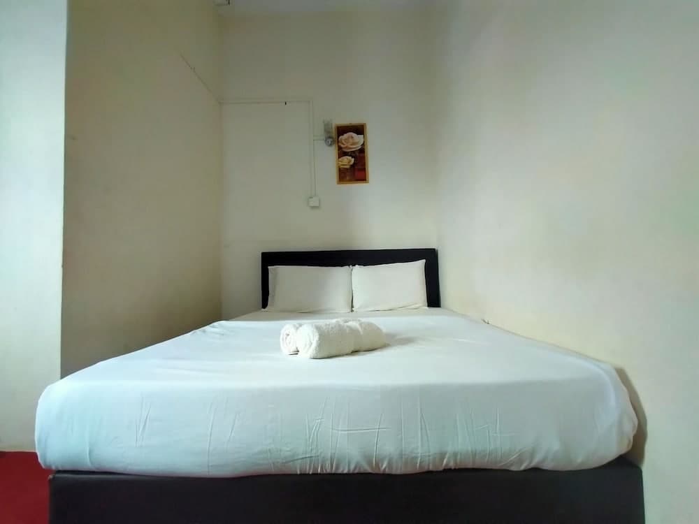 SPOT ON 89994 Rz Gold Hotel