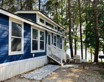 Waterfront Two Bedroom Cabin #15 on the Lake at Long Cove Resort by Redawning