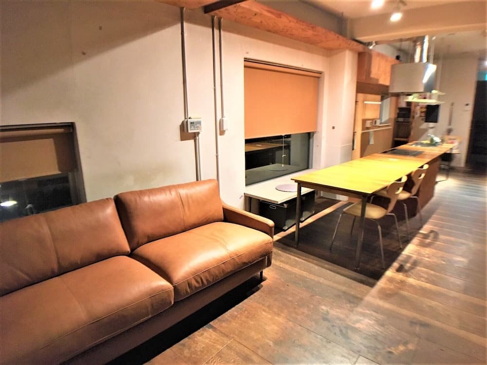 Higashi-Gokencho M-building 2F