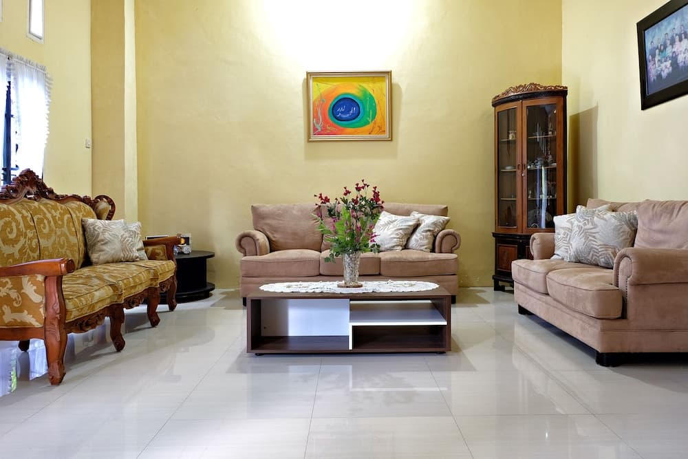 SPOT ON 2845 La Reso Homestay Syariah