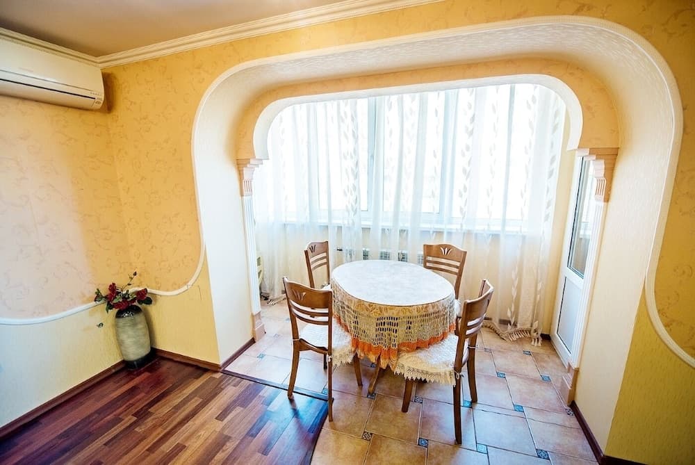 Apartment on Svetlanskaya 183