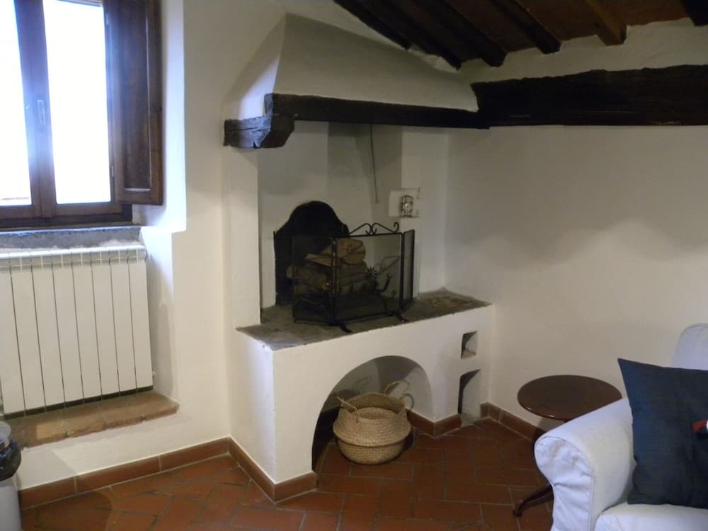 Rustic, Cozy and Quaint 1 Bedroom Apartment in the Heart of Cortona