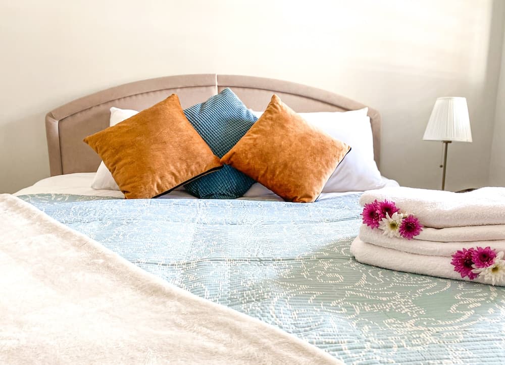 Modern Downtown 3BR by Ahlan Hospitality