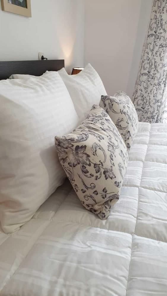 Lovely Flat Near Port! Few Min From City Center