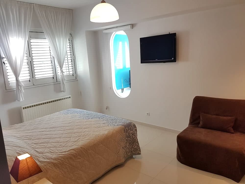 Luxurious Suite Athena Near To Beach