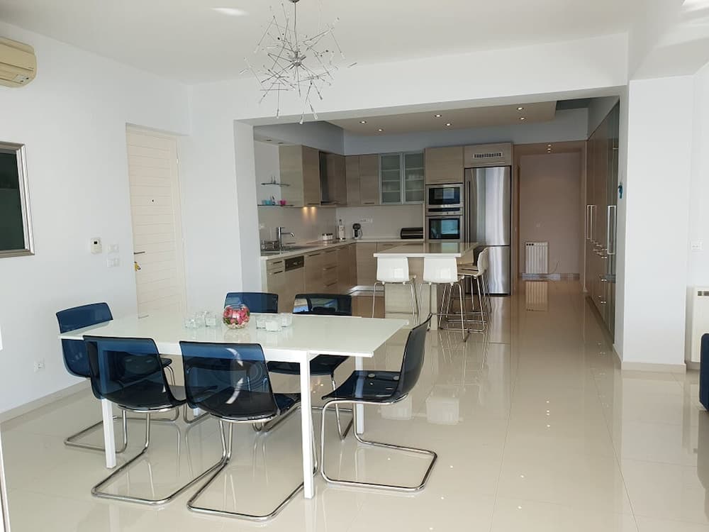 Luxurious Suite Athena Near To Beach