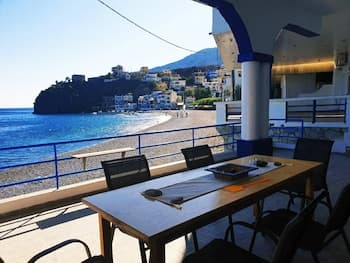 Seaside Cozy House ON THE SEASouth Crete