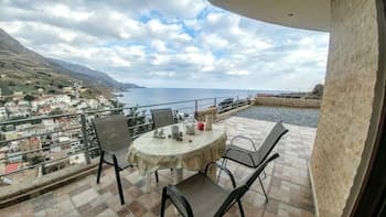 Sunny Cozy Home AMAZING SEA VIEW