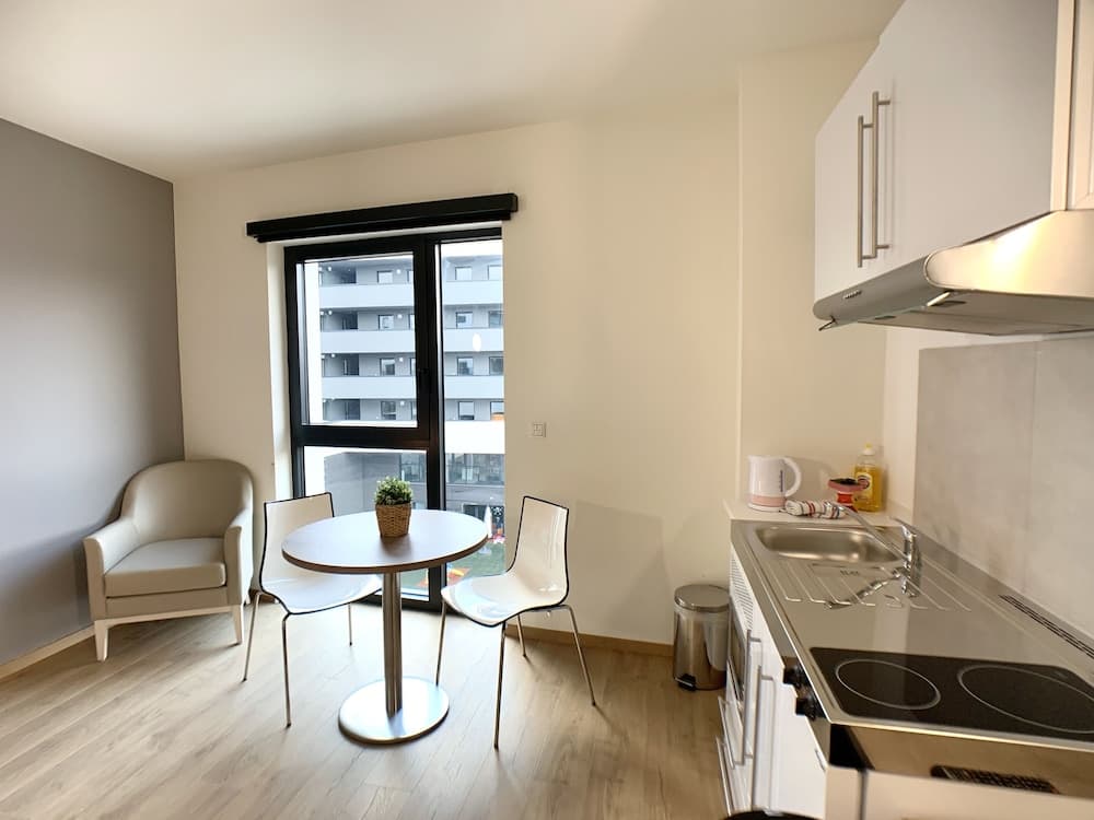 Modern Studio Near Gym & Shopping Mall