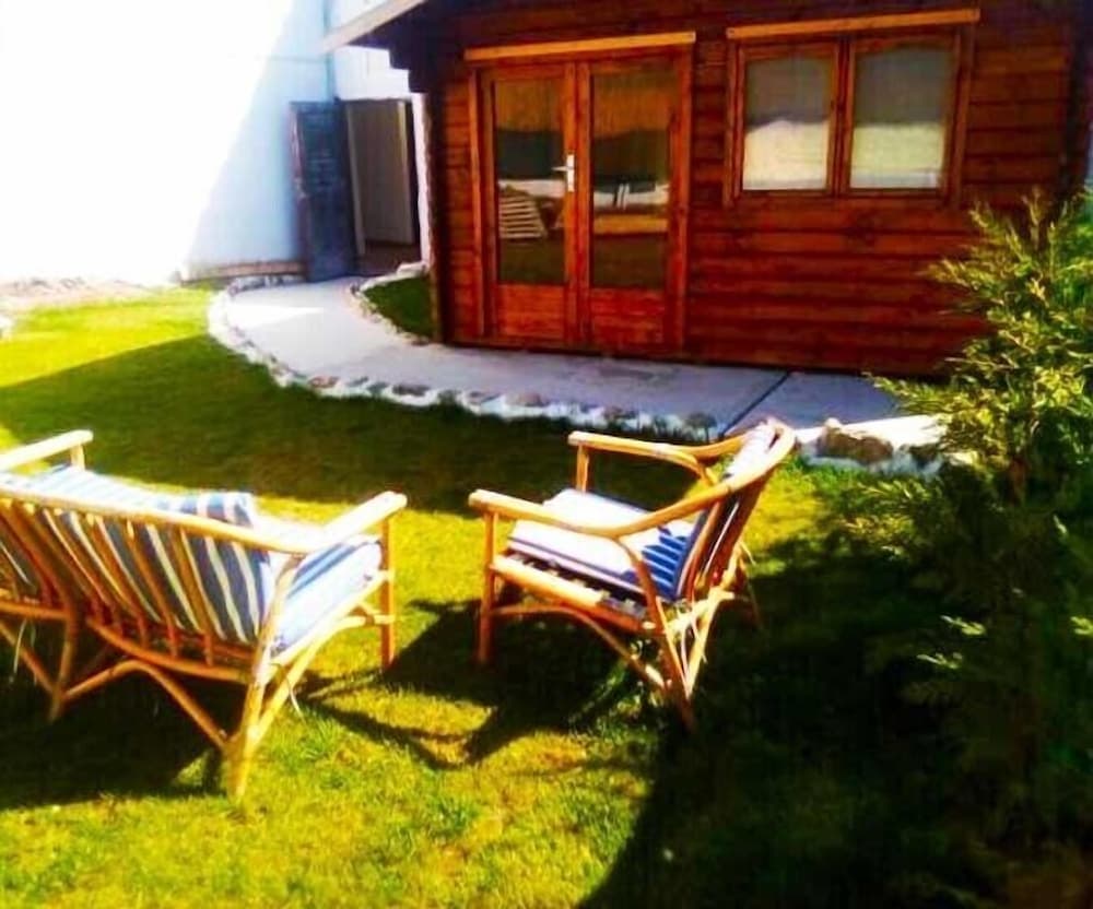 Escuela de Surf y Hostel Baldaio