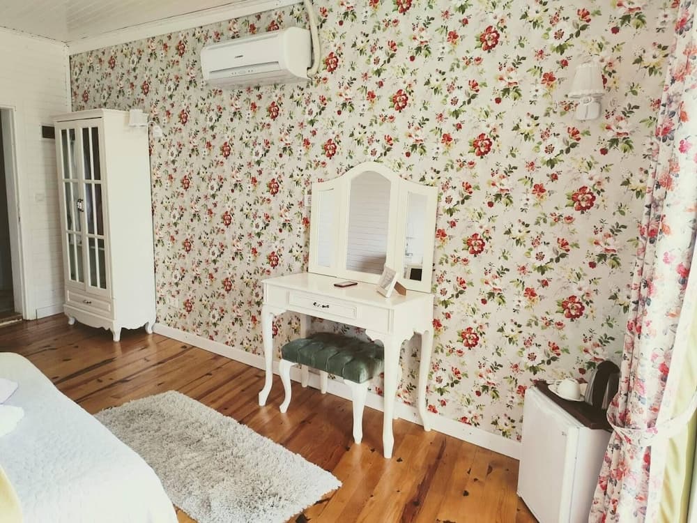 Lotus Restaurant & Home