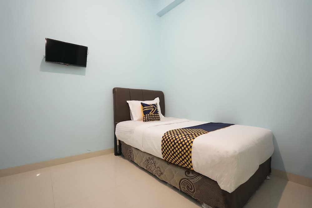 SPOT ON 2738 818 Home Stay