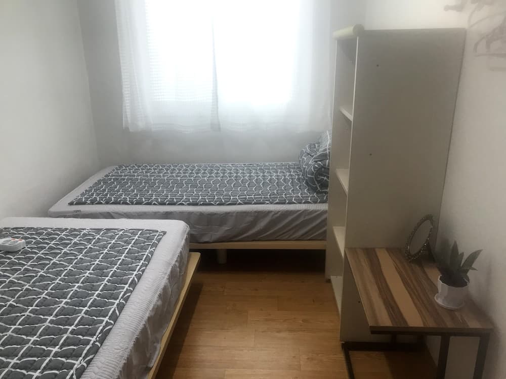 Gwangju Songjeong Station Guesthouse - Hostel