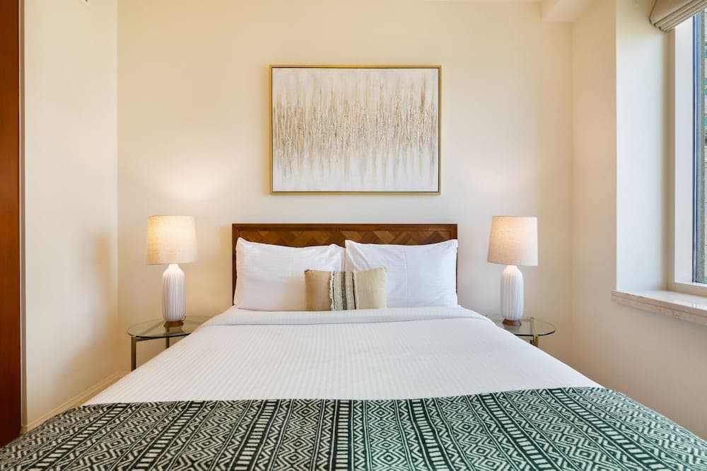 Maison Privee - Stunning Waterfront Apt w/ Marina View nxt to Beach