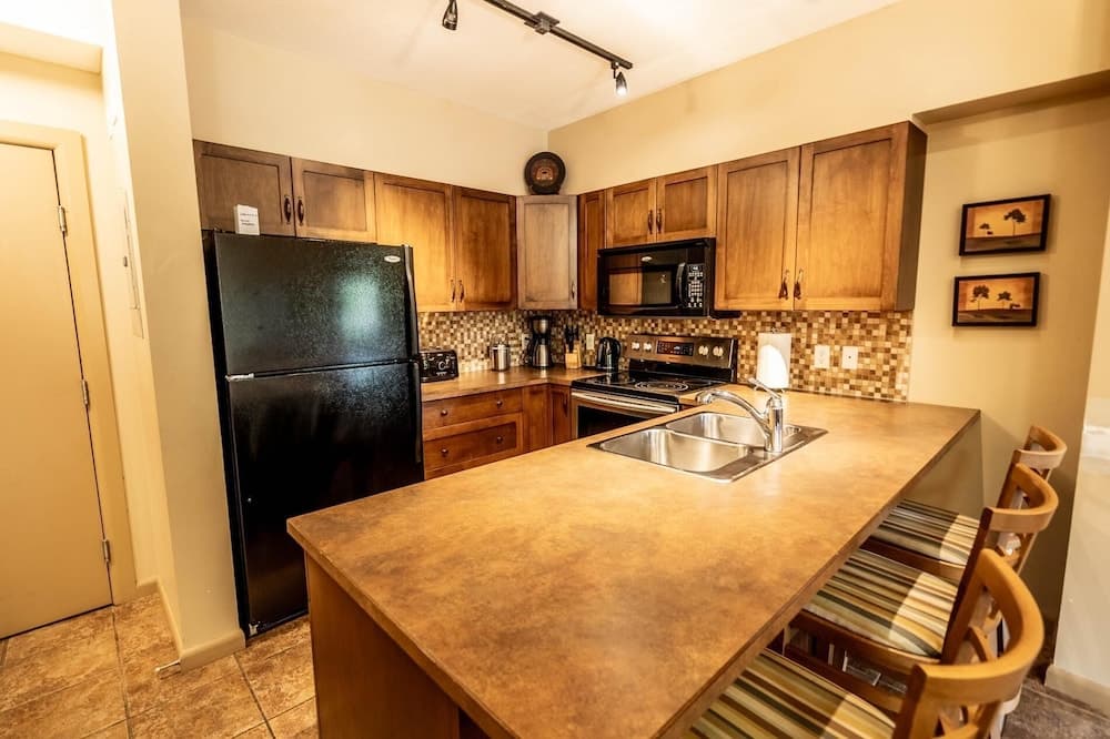 Ground Level at Playa Del Sol #153