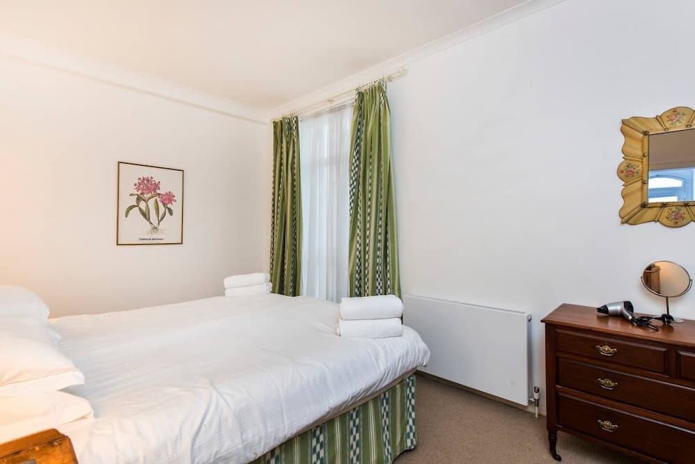 Traditional 1 Bed in Chelsea Near Harrods