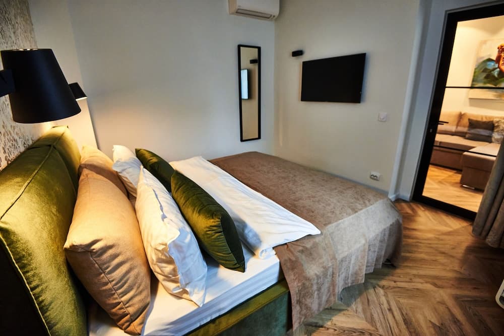 Metropole Apartments Royal Residence