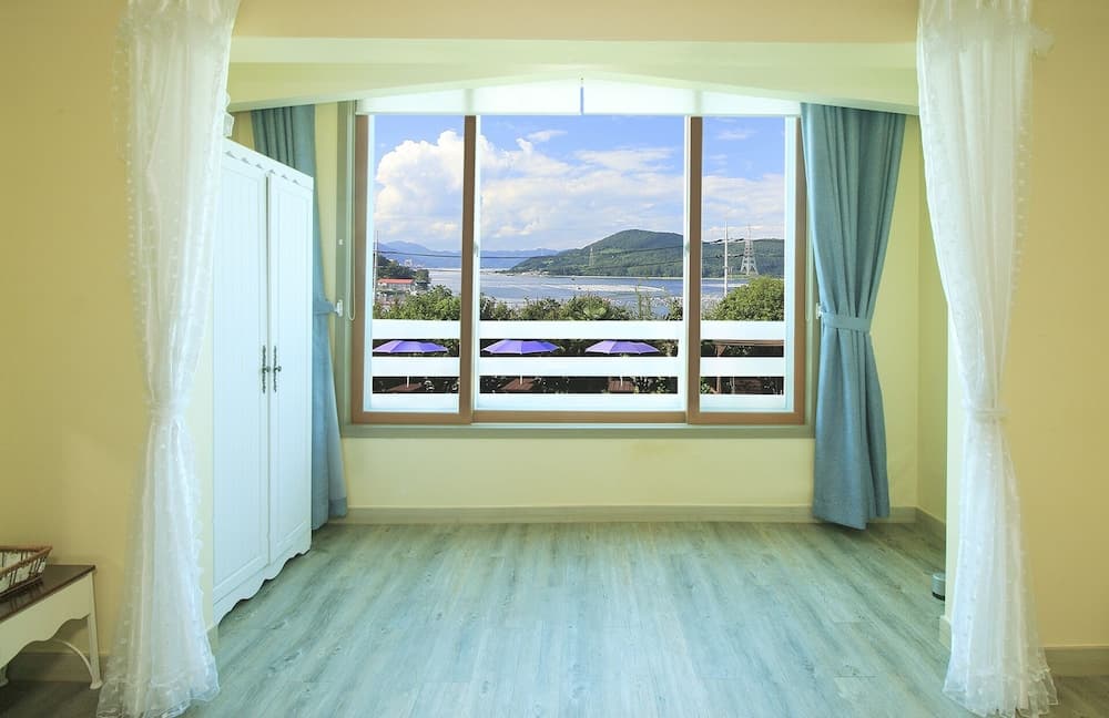Tongyeong Paper Island Pension