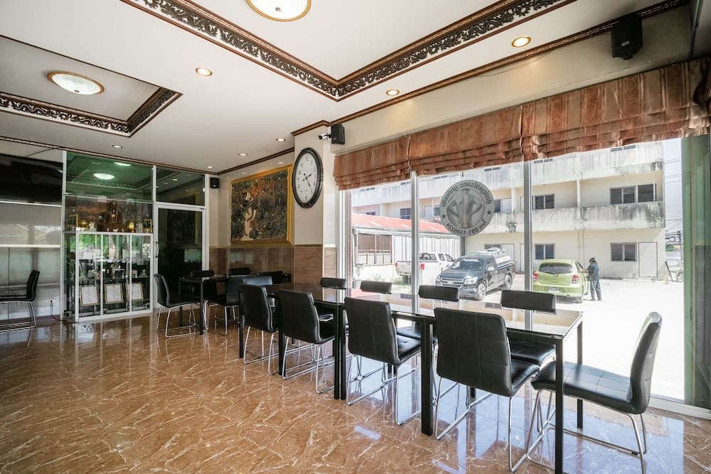 OYO 836 PK Residence