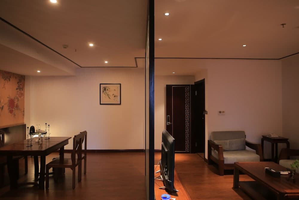 Jinbi Club Boutique Hotel