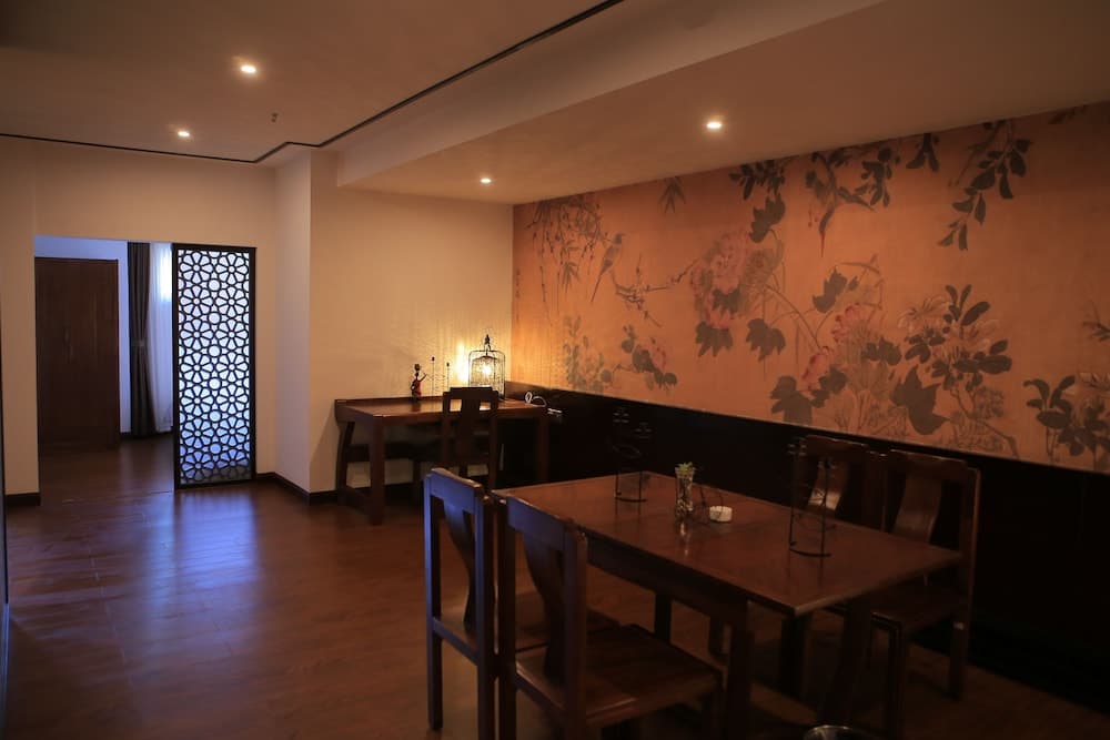 Jinbi Club Boutique Hotel