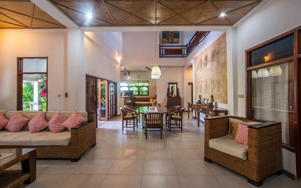 Villa Este, Seminyak