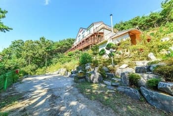 Sunshine Garden Pension