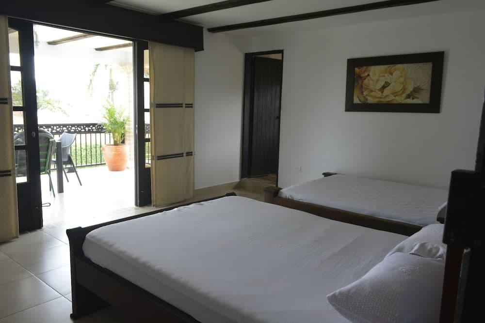 Mansion del Lago Calima