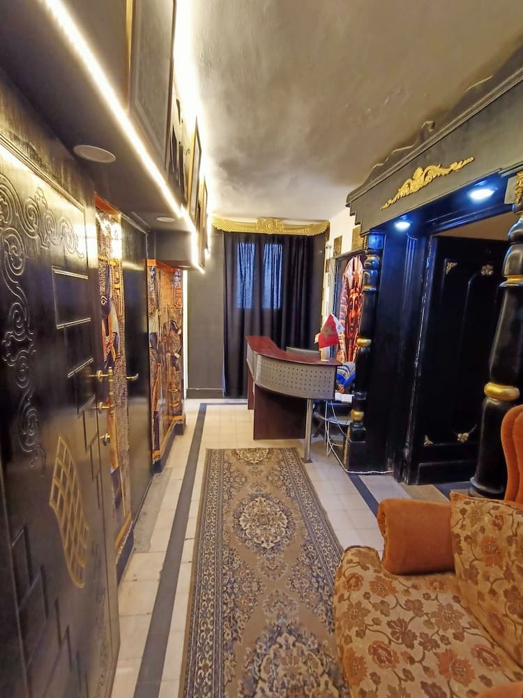 Castle Hotel - Hostel